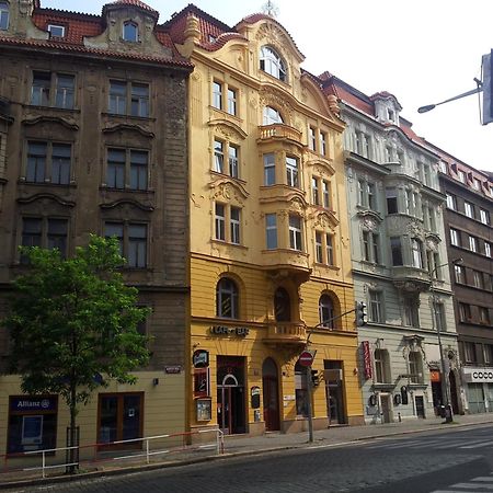 Hostel One Míru Prag Exterior foto